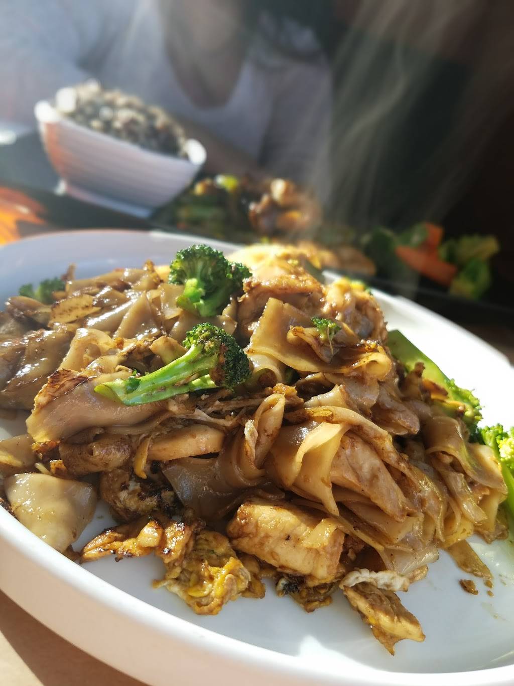 Galanga Thai Fusion | restaurant | 7440 CA-2, West Hollywood, CA 90046, USA | 3238514355 OR +1 323-851-4355