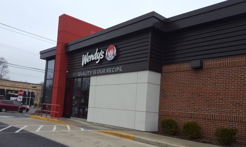 Wendys | restaurant | 820 Old Country Rd, Garden City, NY 11530, USA | 5162289040 OR +1 516-228-9040
