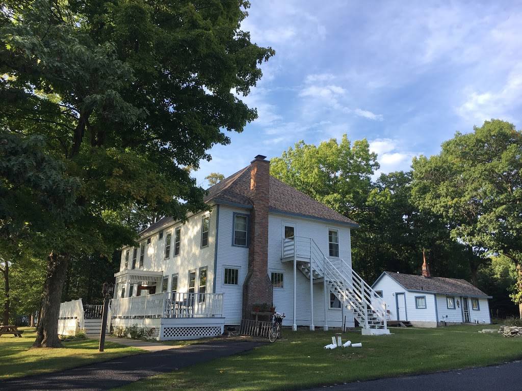 Hotel Washington Restaurant and Studio | restaurant | 354 Range Line Rd, Washington, WI 54246, USA | 9208473010 OR +1 920-847-3010