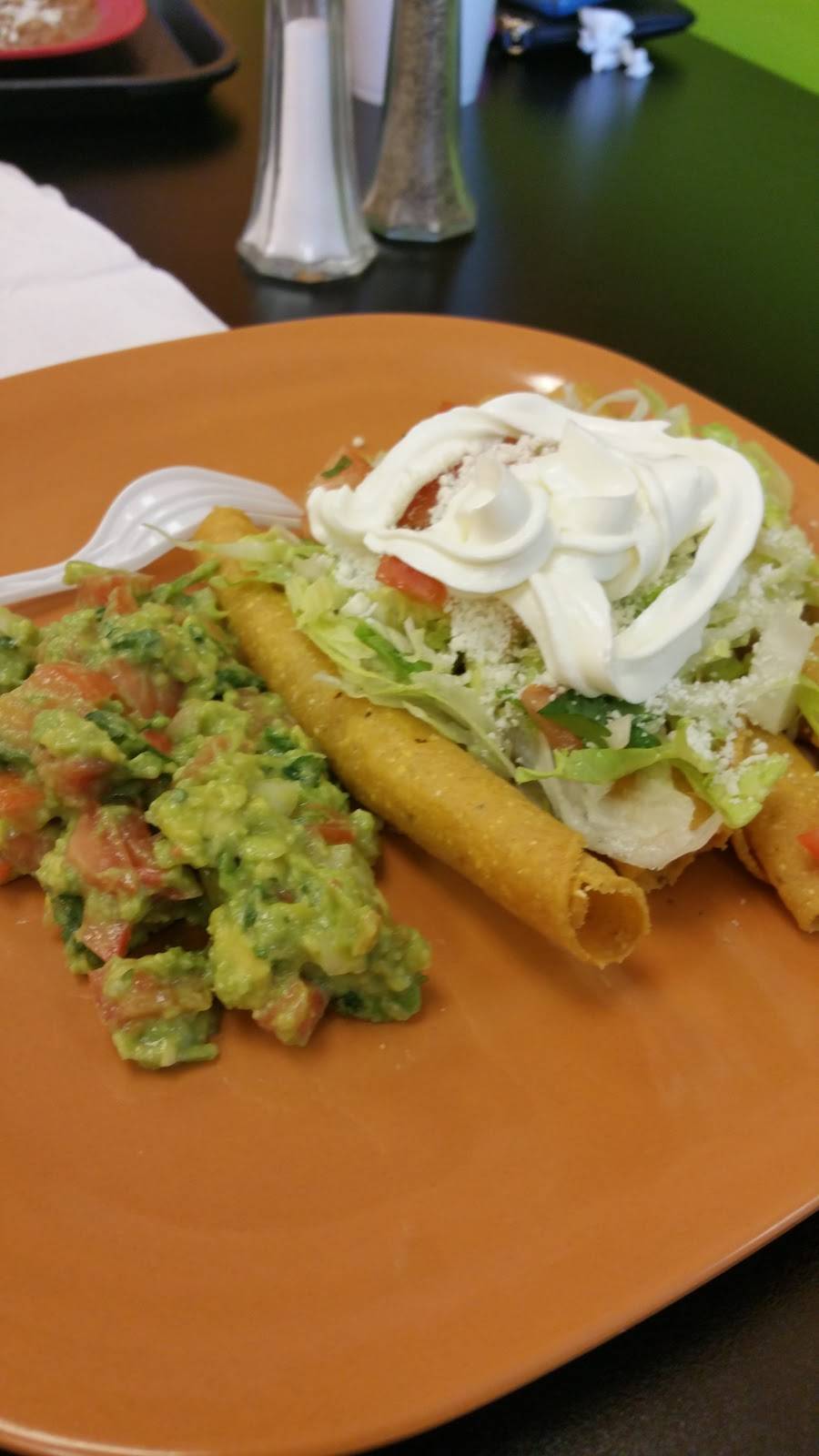 Monarca Mexican Grill | restaurant | 2420 13th St SE, Salem, OR 97302, USA | 5033397244 OR +1 503-339-7244