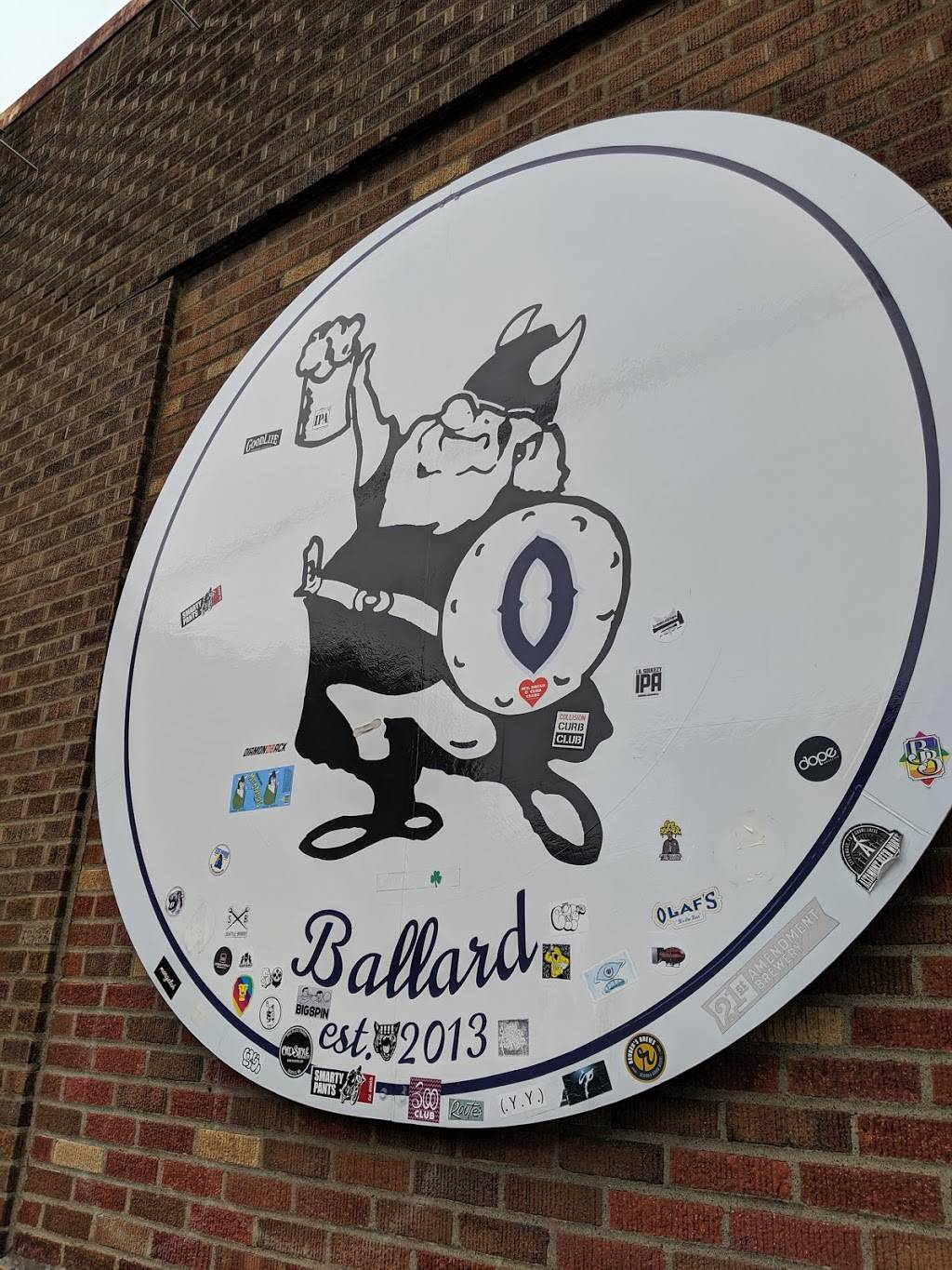 Olafs | restaurant | 6301 24th Ave NW, Seattle, WA 98107, USA | 2062976122 OR +1 206-297-6122