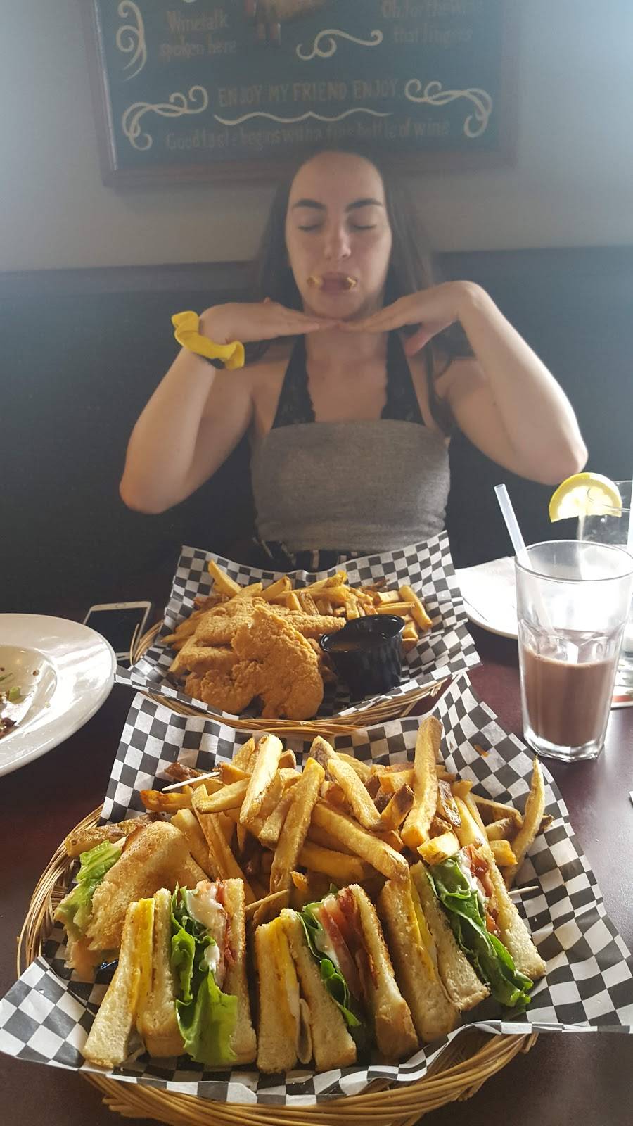 M & M Restaurant | restaurant | 475 Main St, Cambridge, ON N1R 8N9, Canada | 5196217161 OR +1 519-621-7161