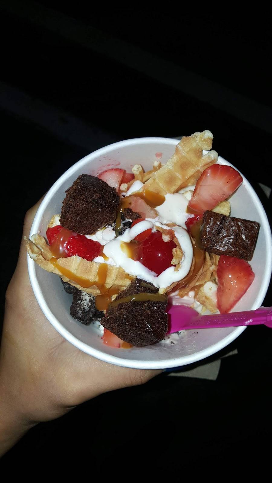 Menchies Frozen Yogurt | bakery | 15798 SW 56th St, Miami, FL 33185, USA | 3053828700 OR +1 305-382-8700