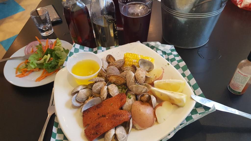 The Crabby Oyster | restaurant | 150 Broadway St, Seaside, OR 97138, USA | 5037386300 OR +1 503-738-6300