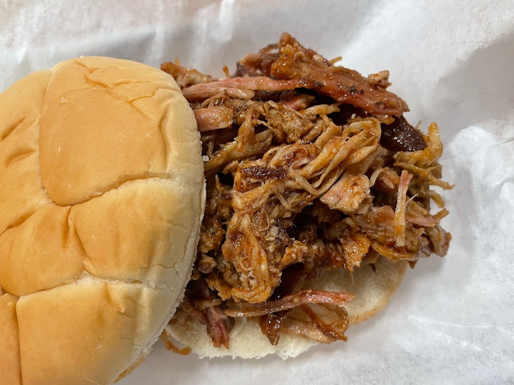 Elli-Mays Smoked BBQ | restaurant | 2361 W Rappel Ave, Bloomington, IN 47404, USA | 8122692792 OR +1 812-269-2792