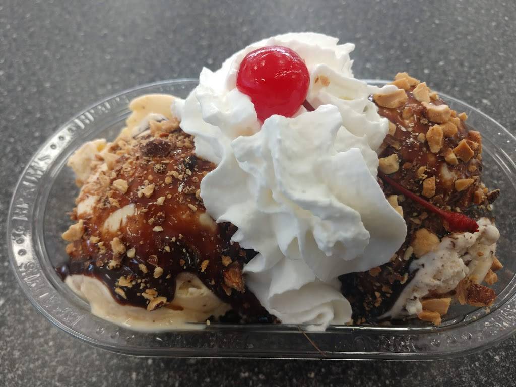 Braums Ice Cream & Burger Restaurant | restaurant | 2134 N Josey Ln, Carrollton, TX 75006, USA | 9723237398 OR +1 972-323-7398