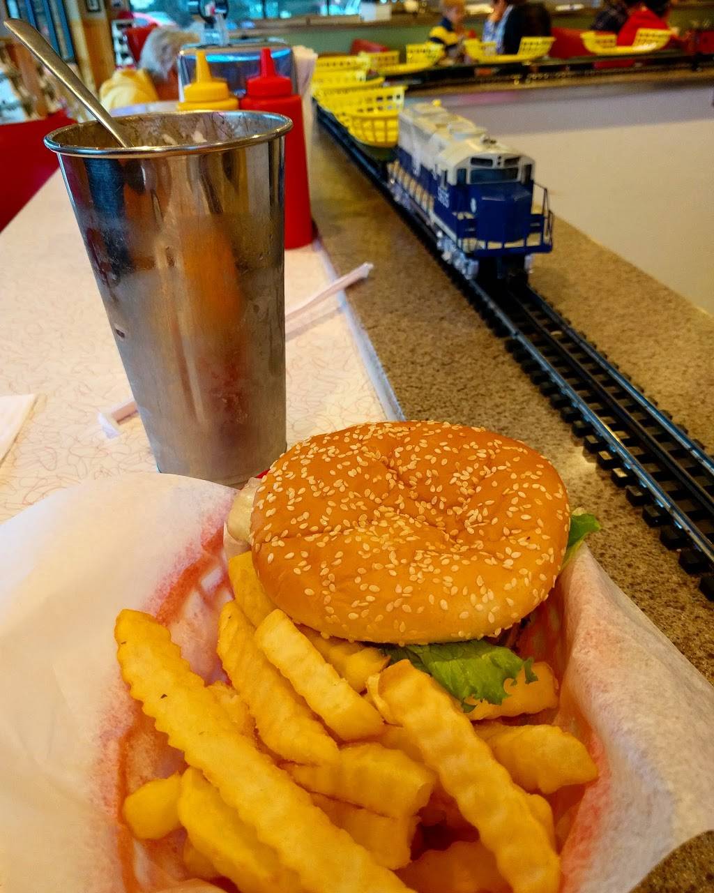 2Toots Train Whistle Grill | restaurant | 203 S Main St, Bartlett, IL 60103, USA | 6302136700 OR +1 630-213-6700