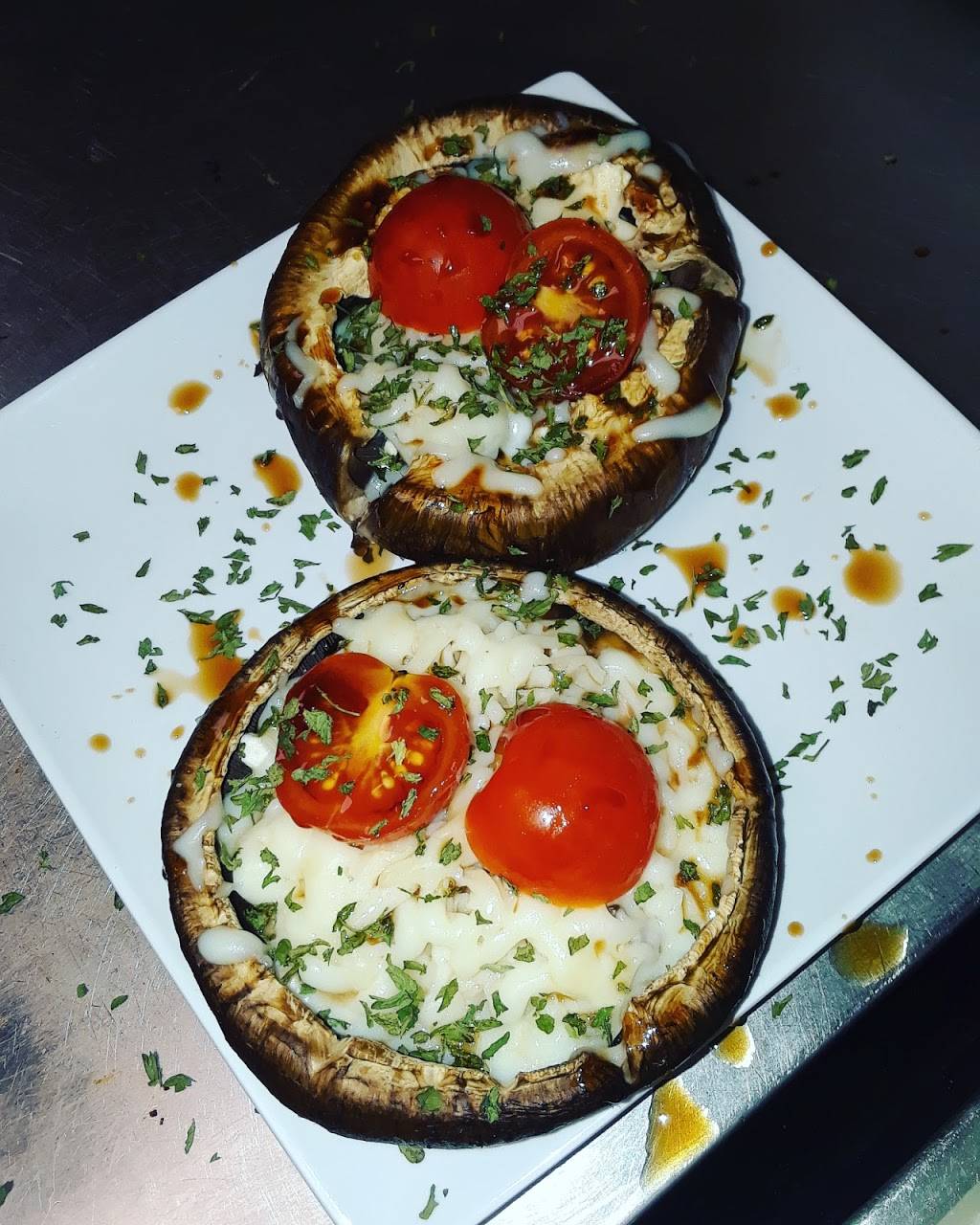 Cool Vibes Bar And Grill | restaurant | 5488 58th St N, Kenneth City, FL 33709, USA | 7272569828 OR +1 727-256-9828