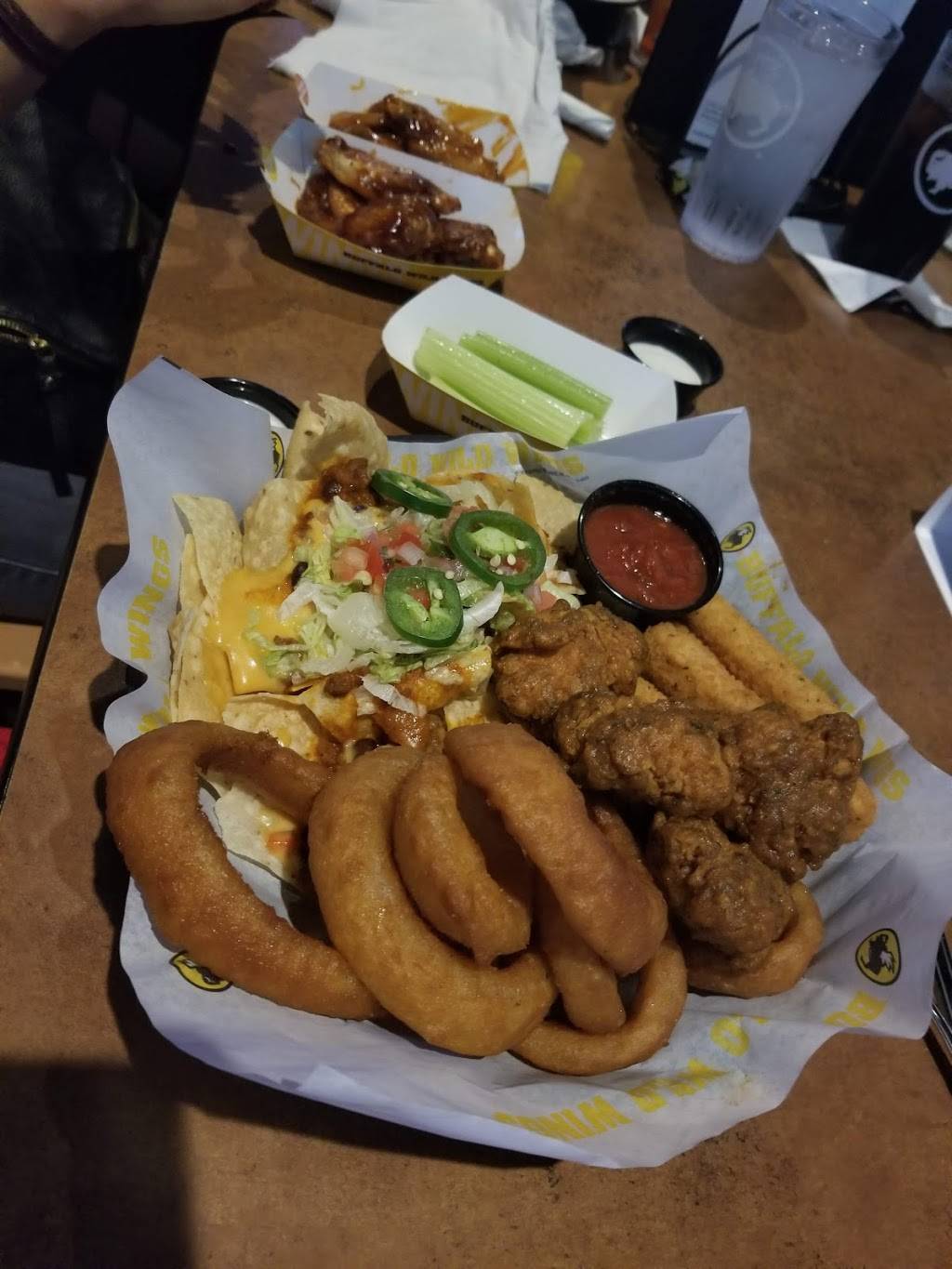 Buffalo Wild Wings | restaurant | 2530 Sardis Rd N, Charlotte, NC 28227, USA | 7048499464 OR +1 704-849-9464