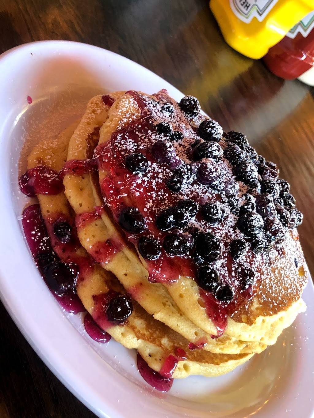 Johnnys Fillin Station | restaurant | 2631 S Ferncreek Ave, Orlando, FL 32806, USA | 4078946900 OR +1 407-894-6900