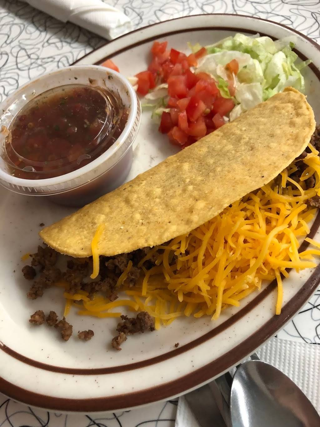 Lisas Grill | restaurant | 820 Central Ave, Moriarty, NM 87035, USA | 5058324455 OR +1 505-832-4455