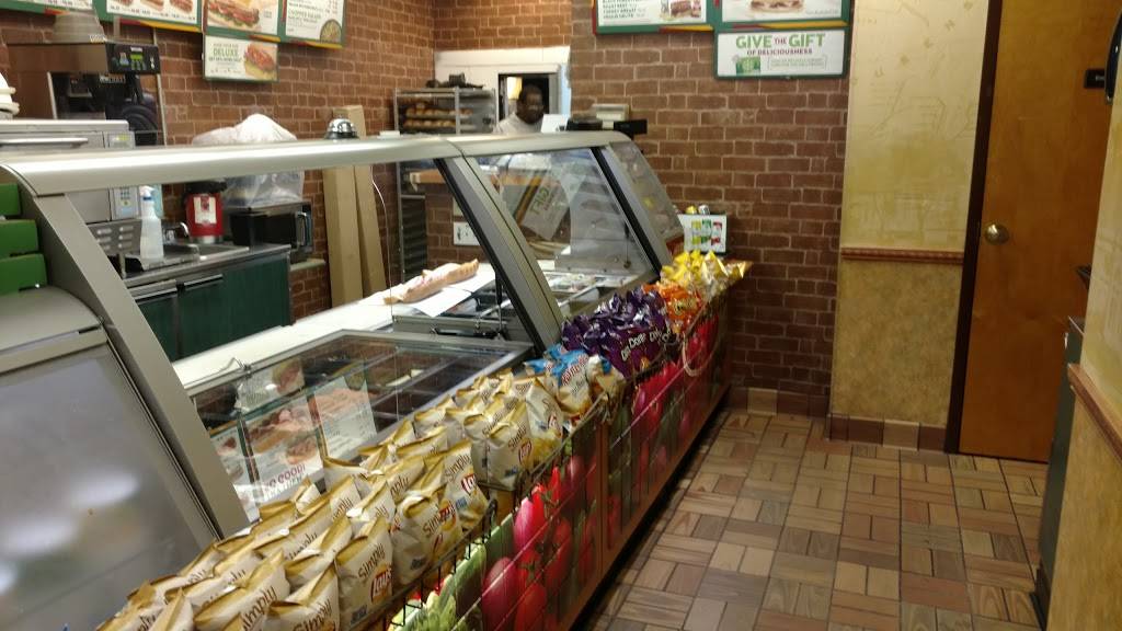 Subway | restaurant | 50 Whitney Ave, First Floor, New Haven, CT 06510, USA | 2037870400 OR +1 203-787-0400