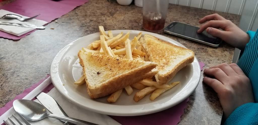 Charlies Place | restaurant | 83 Bass Ave, Gloucester, MA 01930, USA | 9782815002 OR +1 978-281-5002