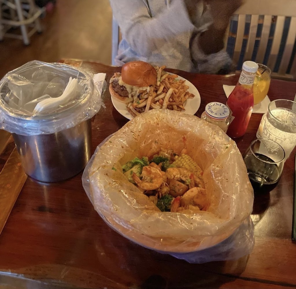 DB Seafood Boil | restaurant | 483 Grand St, Brooklyn, NY 11211, USA | 7183880772 OR +1 718-388-0772