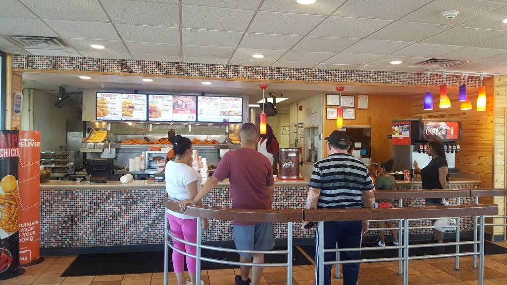Popeyes Louisiana Kitchen | restaurant | 4809 W 77th St, Burbank, IL 60459, USA | 7084237744 OR +1 708-423-7744