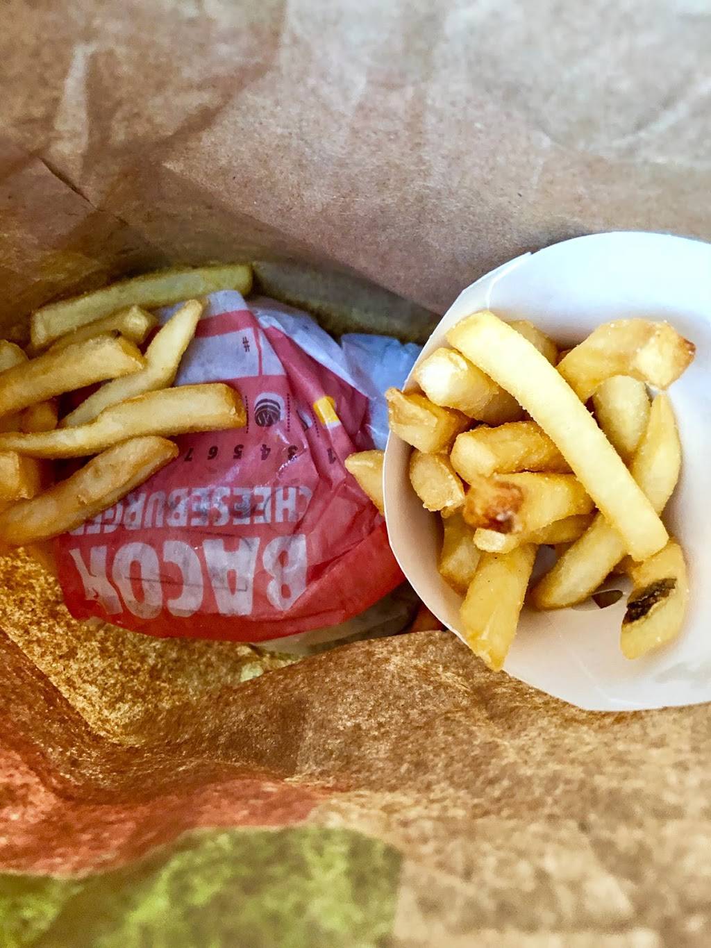 Burger King | restaurant | 146 Delancey St, New York, NY 10002, USA | 2127779522 OR +1 212-777-9522