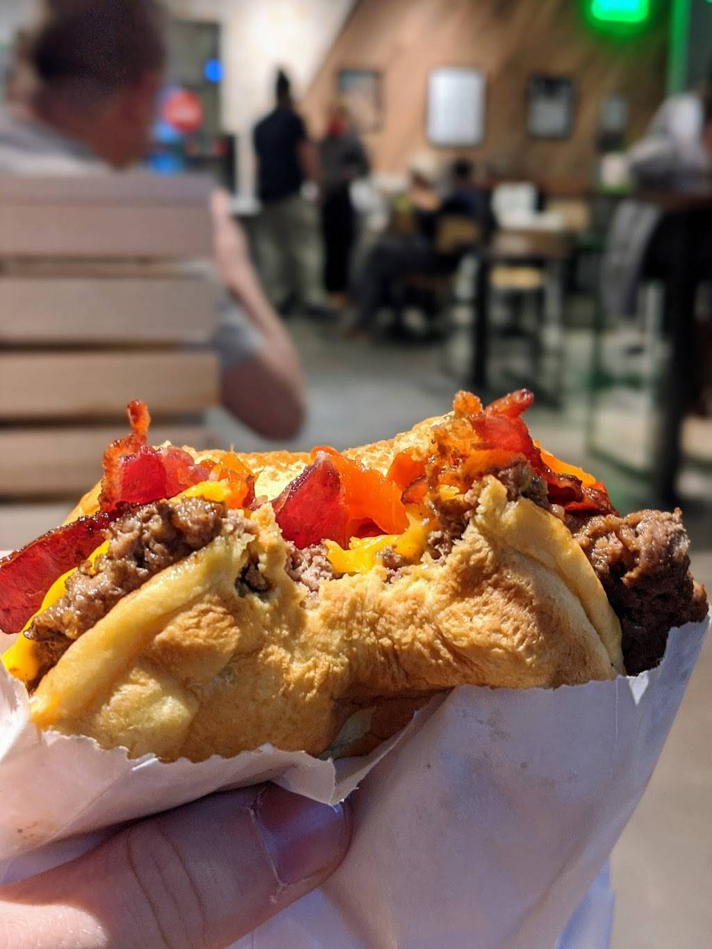 Shake Shack | restaurant | 186 NJ-35, Eatontown, NJ 07724, USA | 7328763641 OR +1 732-876-3641