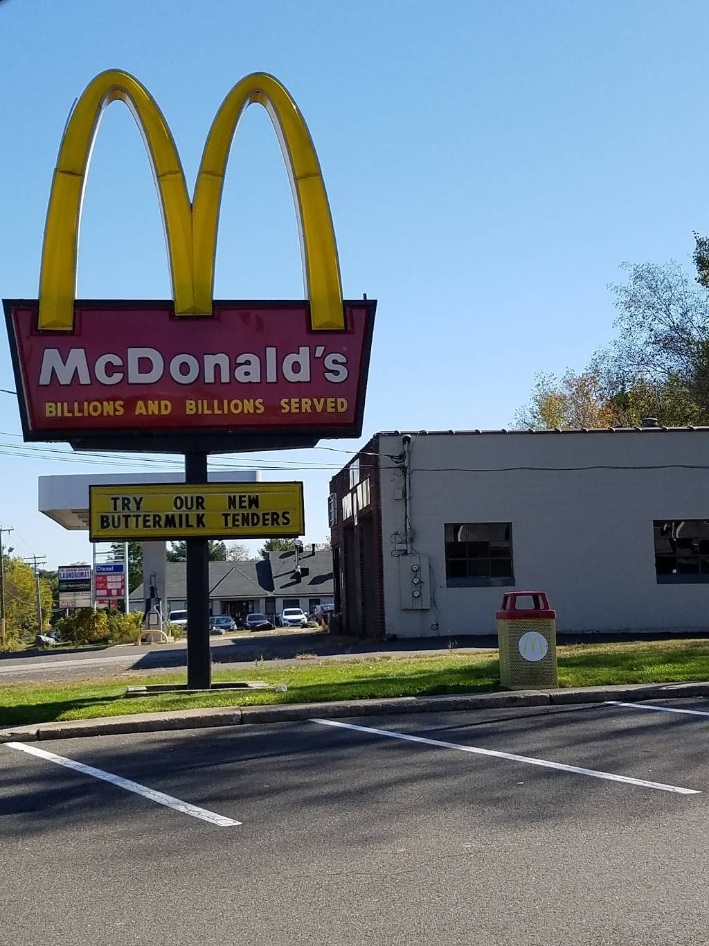 McDonalds | cafe | 718 Rubber Ave, Naugatuck, CT 06770, USA | 2037290807 OR +1 203-729-0807