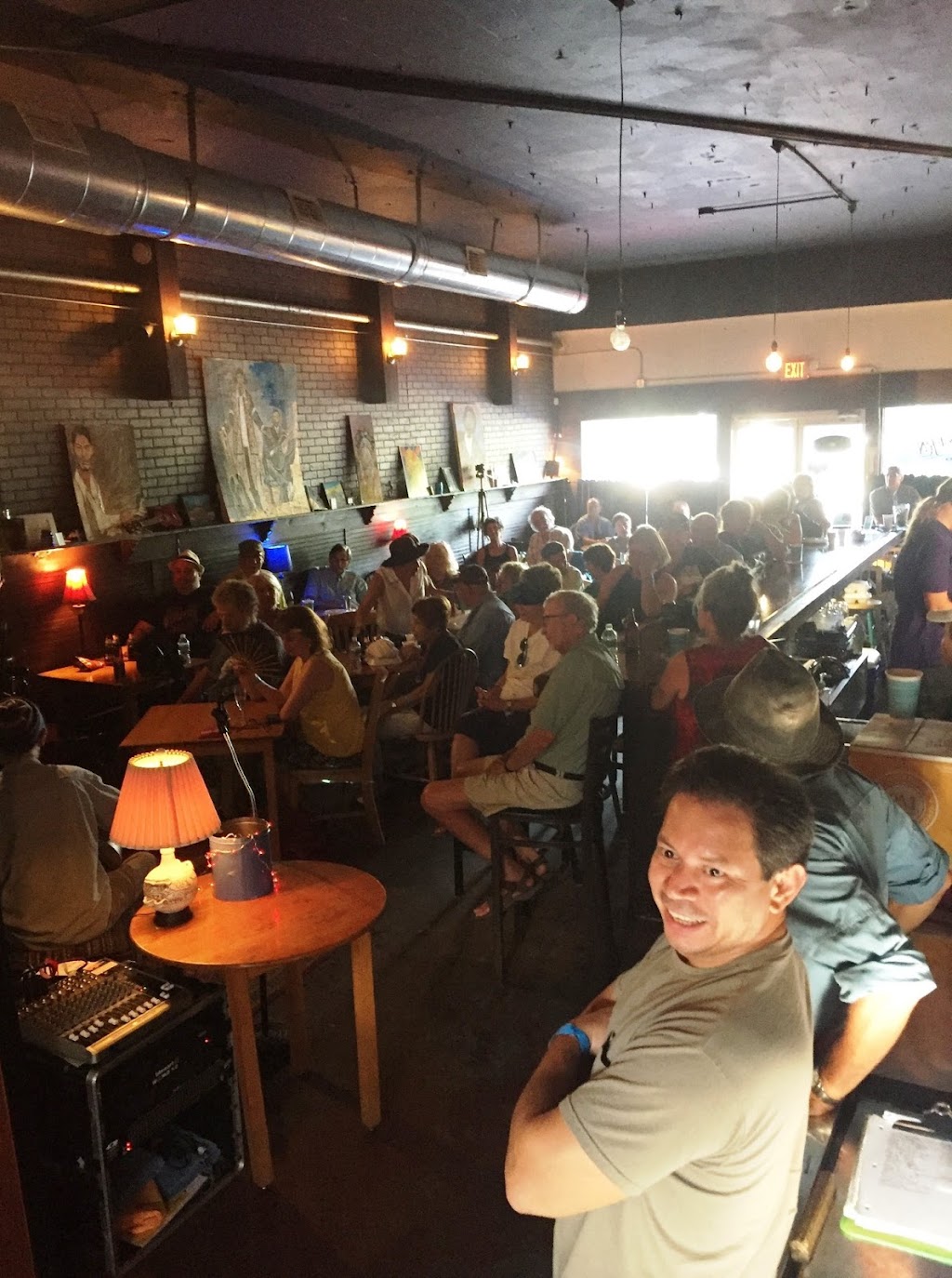 Blue Tavern | restaurant | 1206 N Monroe St, Tallahassee, FL 32303, USA | 8508158566 OR +1 850-815-8566