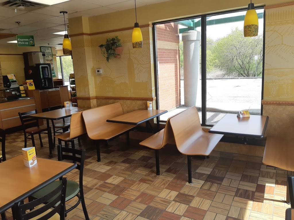 Subway | meal takeaway | 13025 Yonge St, Richmond Hill, ON L4E 1A5, Canada | 9057738996 OR +1 905-773-8996