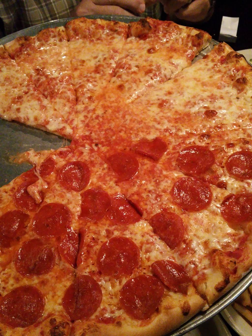 Vettures Pizzeria and Restaurant | restaurant | 36137 E Lake Rd S, Palm Harbor, FL 34685, USA | 7277874858 OR +1 727-787-4858