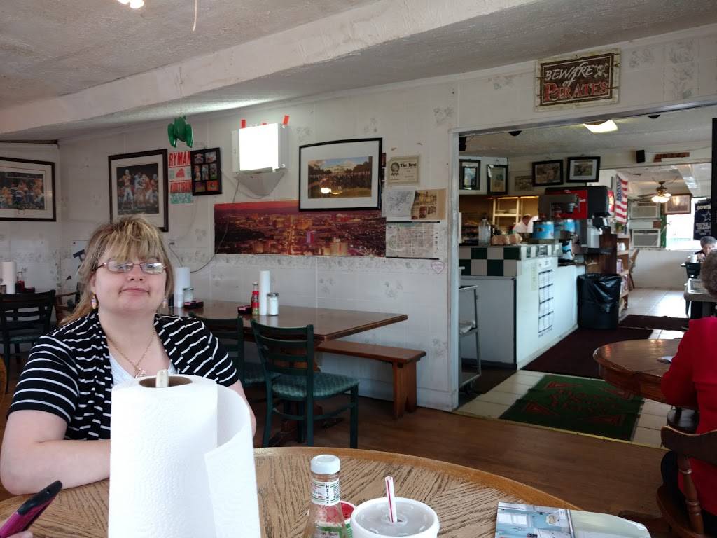 Harveys Pirate Drive-In | restaurant | 111 2nd St, South Pittsburg, TN 37380, USA | 4238377763 OR +1 423-837-7763