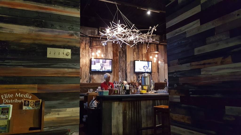 Charlie & Jakes Brewery Grille | restaurant | 6300 N Wickham Rd #137, Melbourne, FL 32940, USA | 3217527675 OR +1 321-752-7675