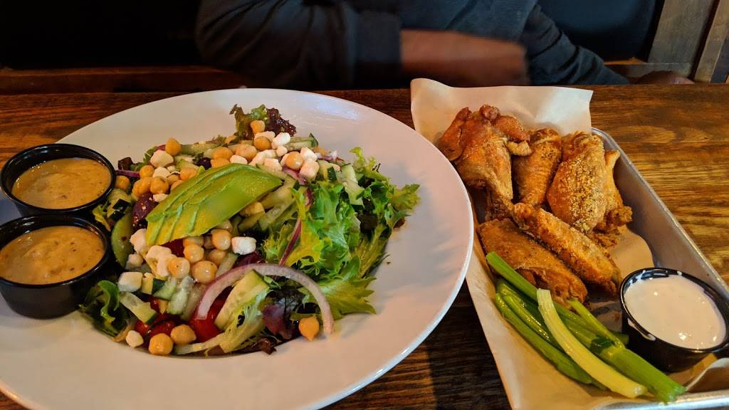 WZ Tavern East Cobb | restaurant | 3052 Shallowford Rd, Marietta, GA 30062, USA | 7709773712 OR +1 770-977-3712