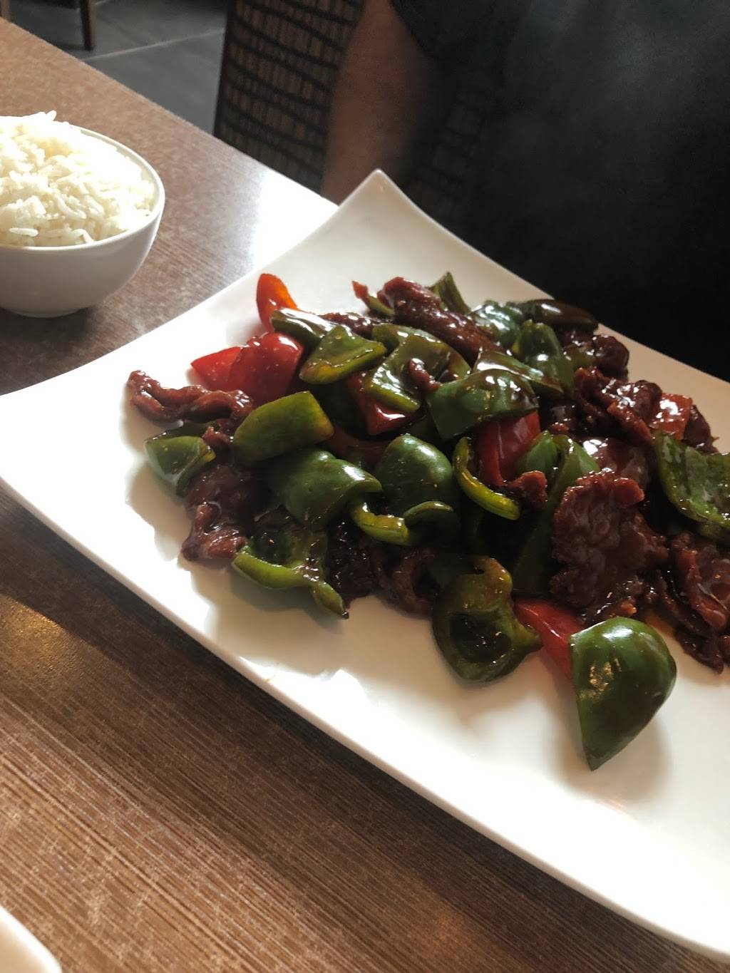 Benjins Asian Bistro | restaurant | 9110 Devlin Rd #130, Bristow, VA 20136, USA | 7037431107 OR +1 703-743-1107