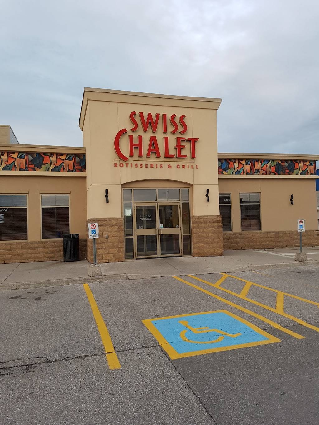 Swiss Chalet | restaurant | 1389 Harmony Rd N RR 2, Oshawa, ON L1H 7K5, Canada | 9054292243 OR +1 905-429-2243