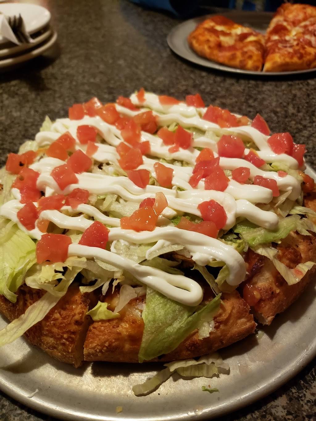 DeOs Pizzeria & Pub | restaurant | 417 E Mill St, Plymouth, WI 53073, USA | 9208928485 OR +1 920-892-8485