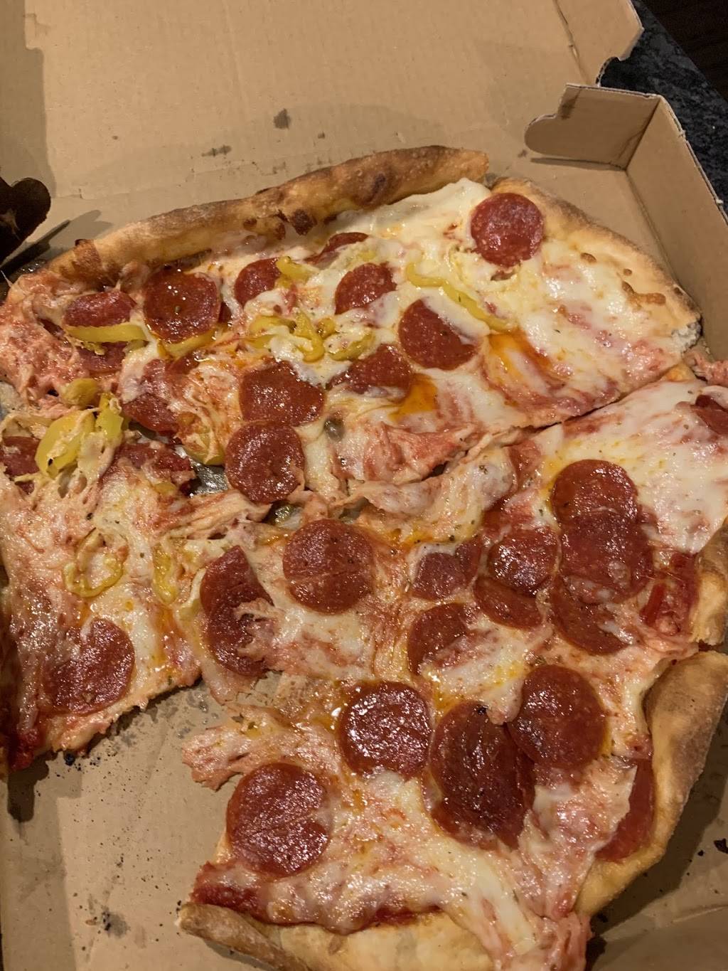 Pinos Italian Restaurant and Pizzeria | restaurant | 404 S Main St #2066, Farmville, VA 23901, USA | 4343923135 OR +1 434-392-3135