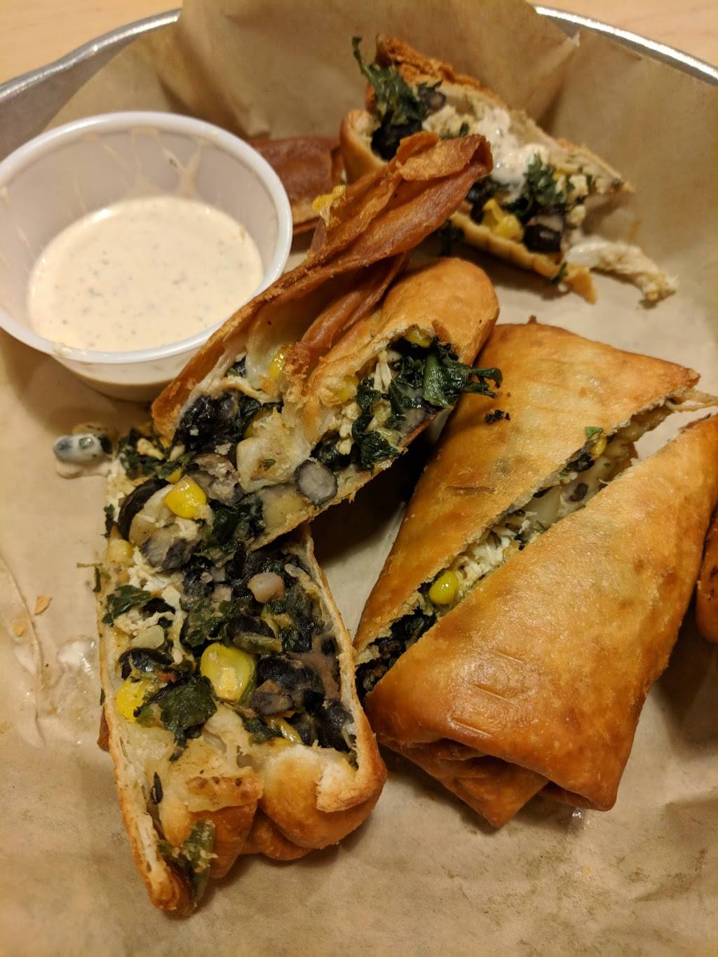 Pockets Grille | restaurant | 205 Fawcett St, Smithville, TX 78957, USA | 5122375572 OR +1 512-237-5572