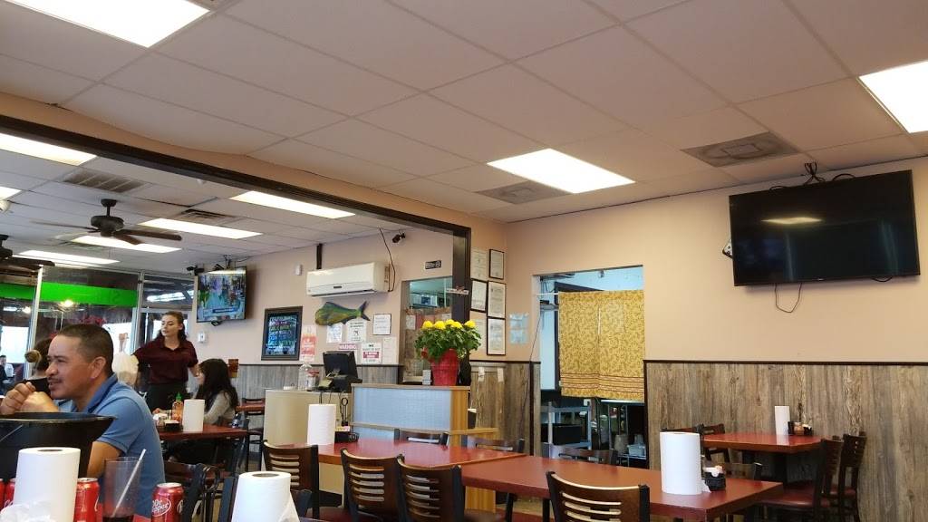 Crabby Crawfish | restaurant | 2210 Allen Genoa Rd, Houston, TX 77017, USA | 7133784201 OR +1 713-378-4201