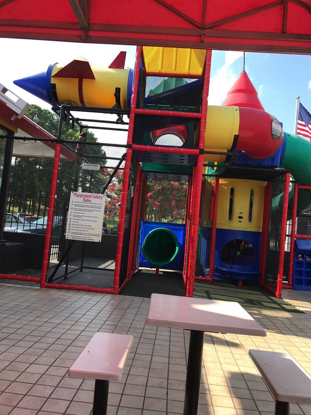 McDonalds | cafe | 501 W Washington St, Nashville, NC 27856, USA | 2524593073 OR +1 252-459-3073