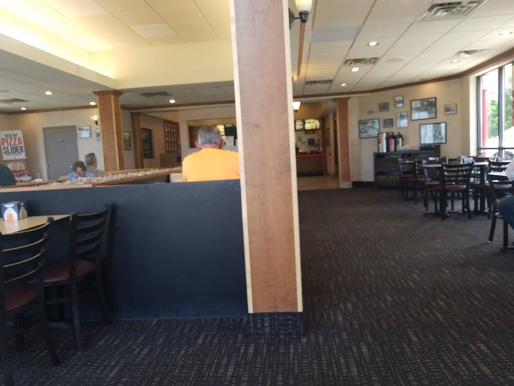 Arbys | restaurant | 1546 Vierling Dr E, Shakopee, MN 55379, USA | 9524036677 OR +1 952-403-6677