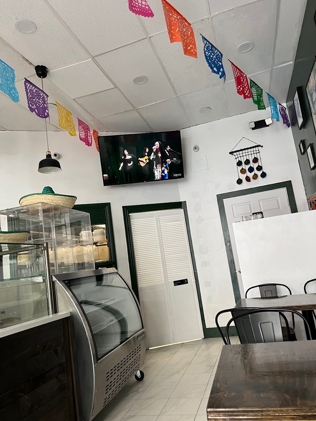 Jimmy’s Mexican Restaurant | restaurant | 410 Church Ave, Brooklyn, NY 11218, USA | 7189758208 OR +1 718-975-8208