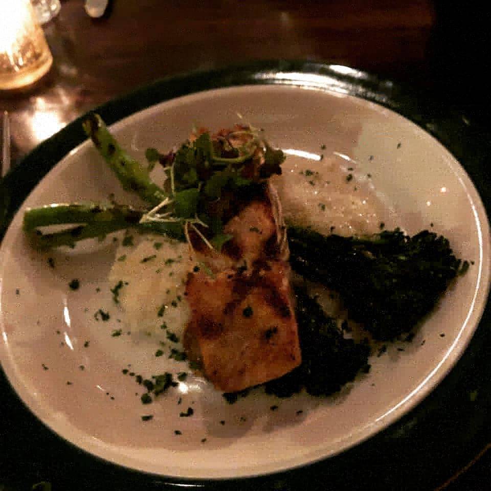 Black Arrow | restaurant | 26-28 Central St, Manchester-by-the-Sea, MA 01944, USA | 9785260993 OR +1 978-526-0993