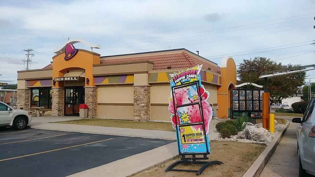 Taco Bell | meal takeaway | 3358 Douglas Ave, Racine, WI 53402, USA | 2626813881 OR +1 262-681-3881