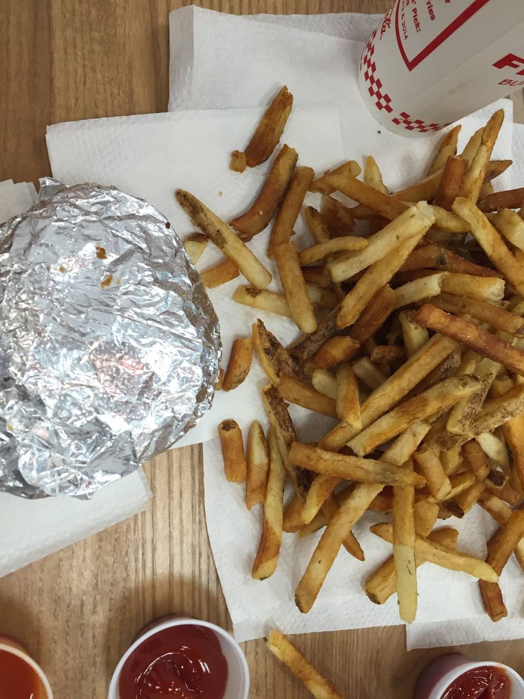 Five Guys | meal takeaway | 1020 Garnet Ave, San Diego, CA 92109, USA | 8582722105 OR +1 858-272-2105
