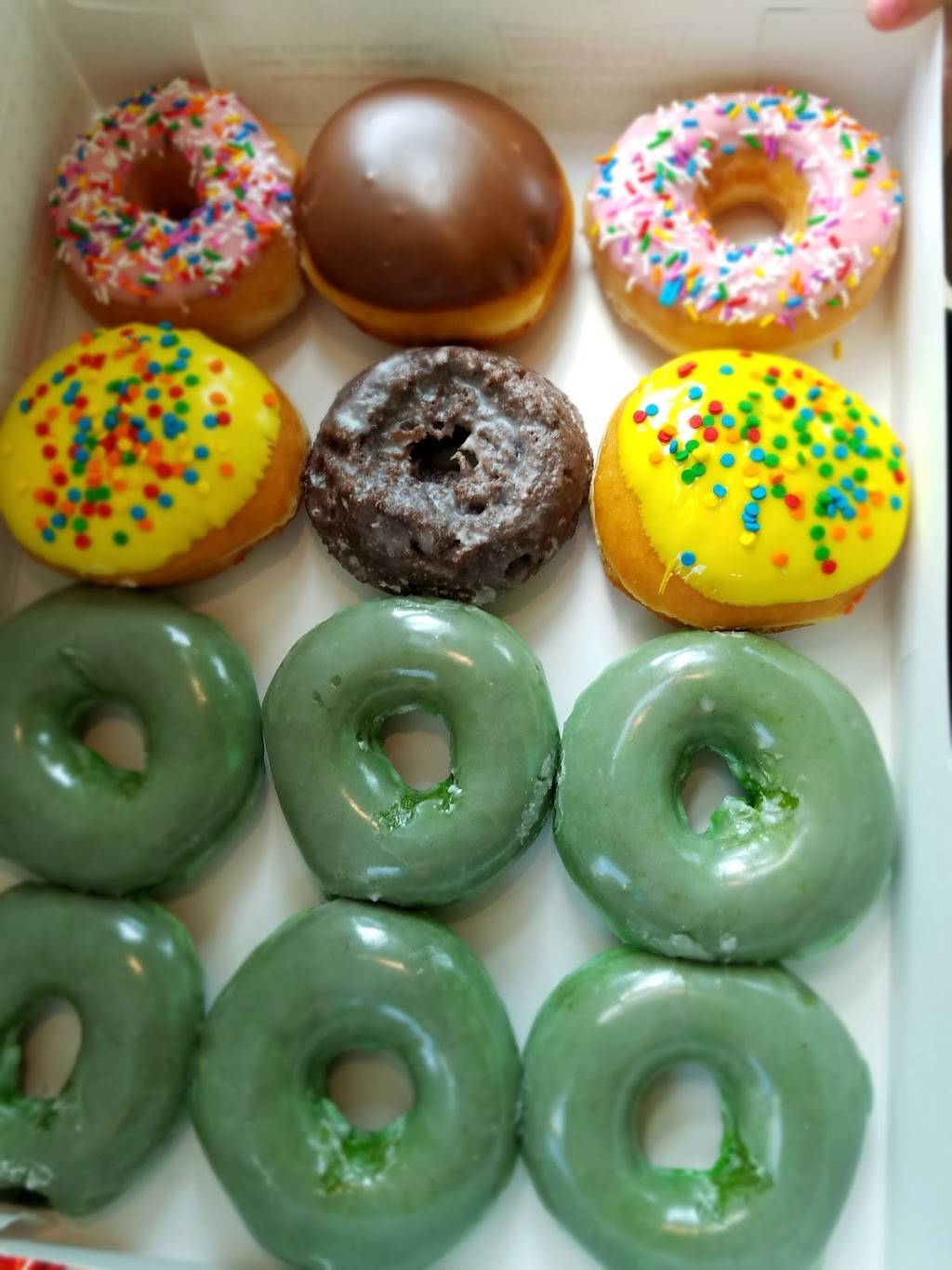 Krispy Kreme | bakery | 4904 S Cleveland Ave, Fort Myers, FL 33907, USA | 2399319926 OR +1 239-931-9926