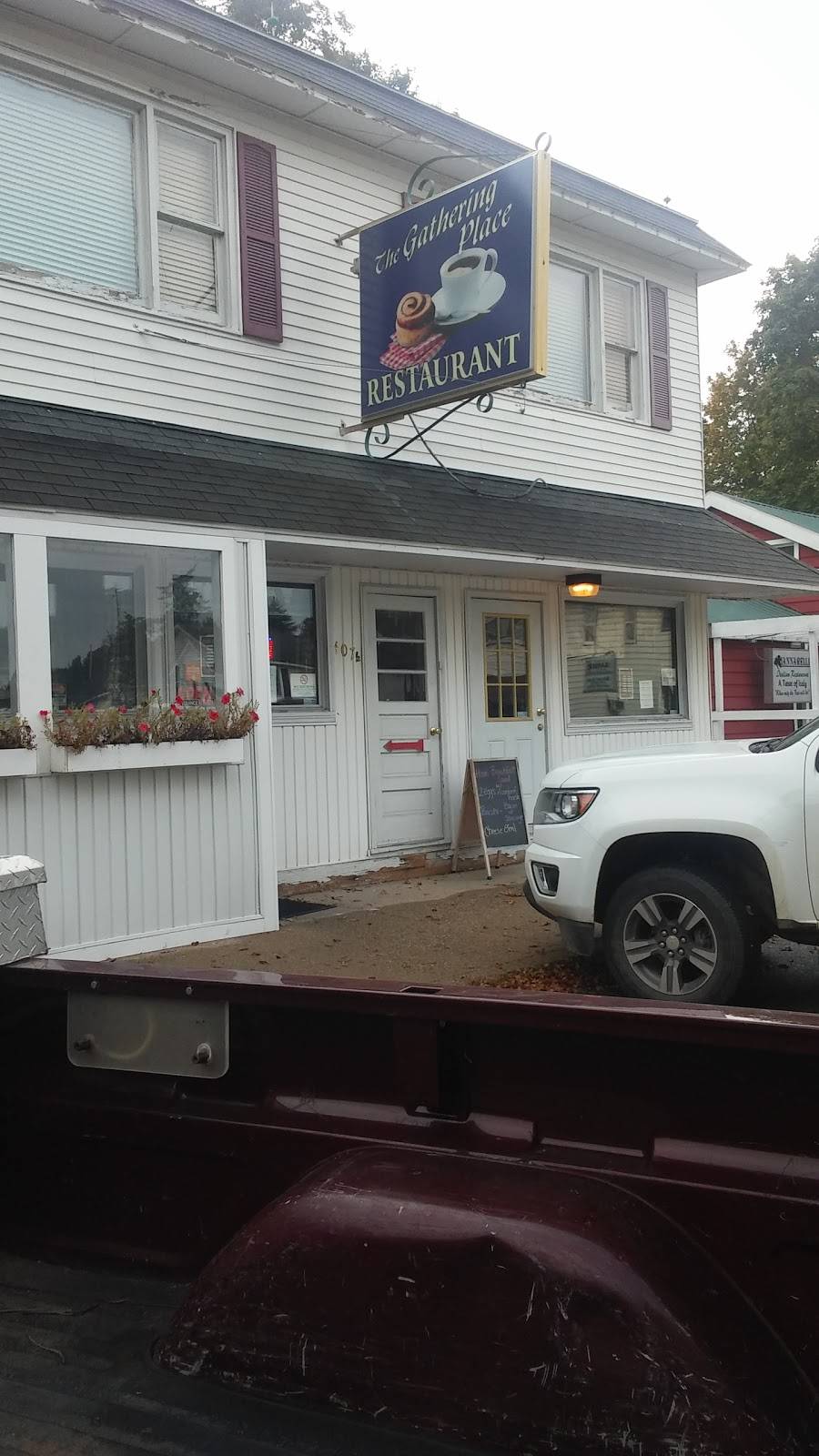 The Gathering Place Restaurant | restaurant | 407 3rd St, Howe, IN 46746, USA | 2605623584 OR +1 260-562-3584