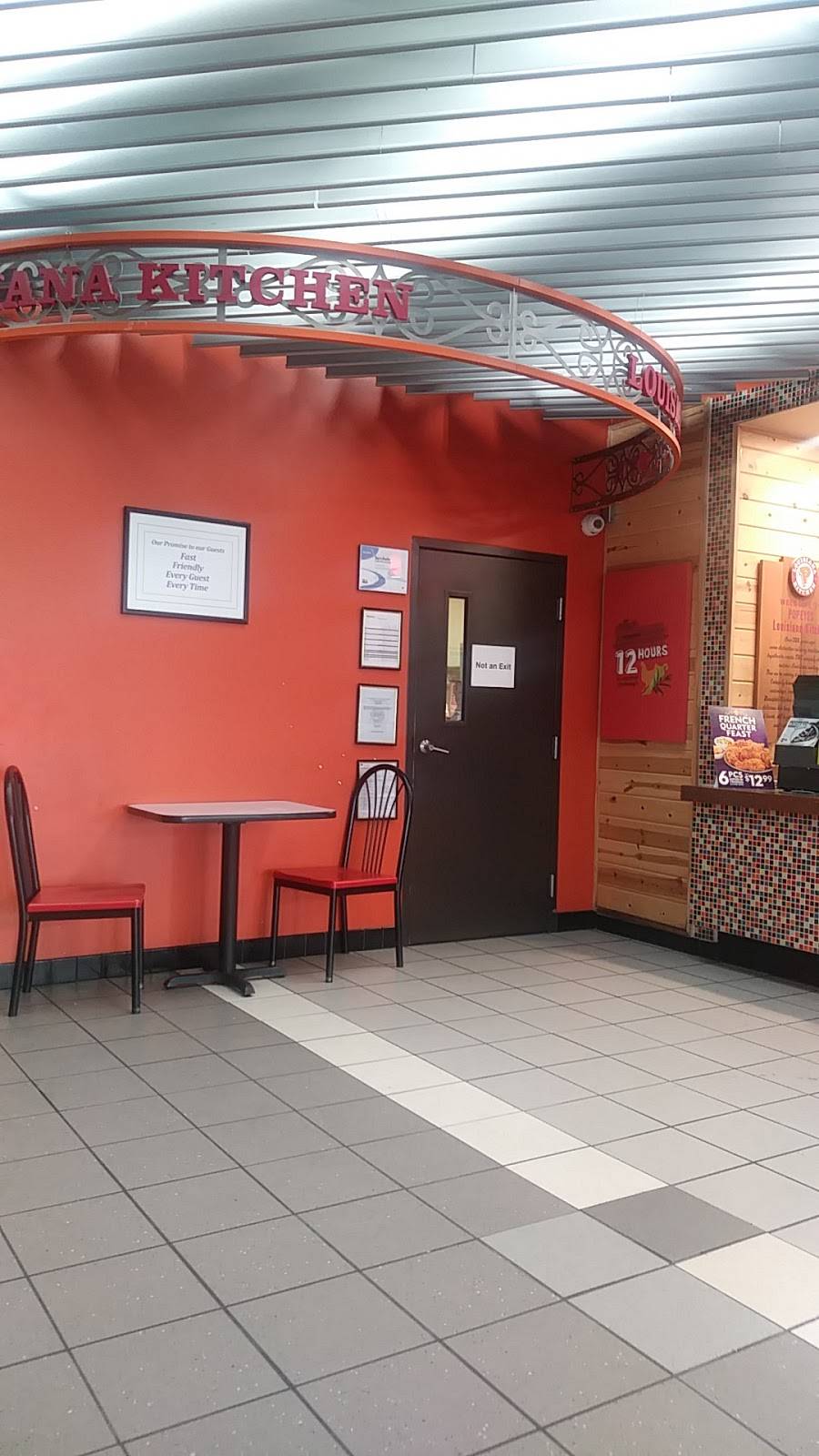Popeyes Louisiana Kitchen | restaurant | 100 N Broadway St, Oak Grove, MO 64075, USA | 8166904115 OR +1 816-690-4115