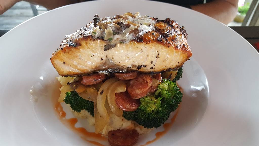 The Deadrise | restaurant | 100 McNair Dr, Hampton, VA 23651, USA | 7577887190 OR +1 757-788-7190