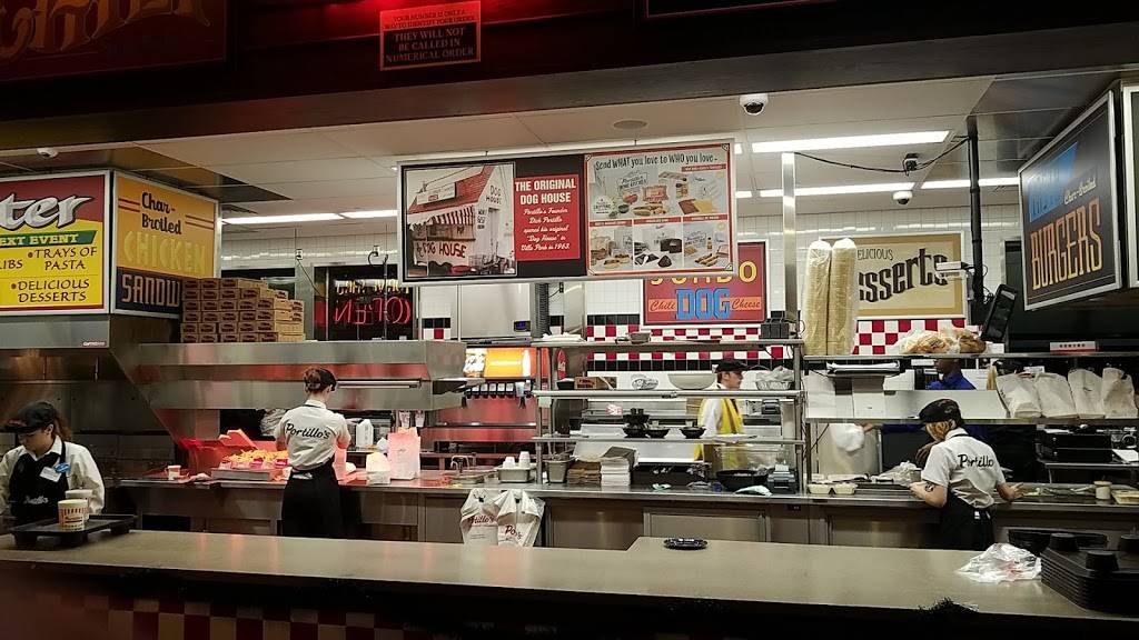 Portillos Hot Dogs | meal takeaway | 8450 Hudson Rd, Woodbury, MN 55125, USA | 6122950100 OR +1 612-295-0100