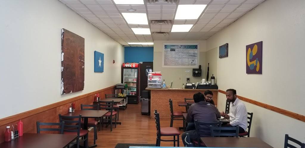 Blue Star Cafe | restaurant | 1619 N Farwell Ave, Milwaukee, WI 53202, USA | 4142739744 OR +1 414-273-9744