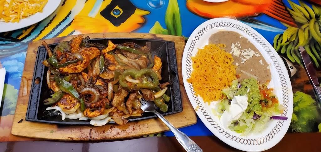 Brisas del Mar | restaurant | 6643 Darter Ct, Fort Pierce, FL 34945, USA | 7723023865 OR +1 772-302-3865