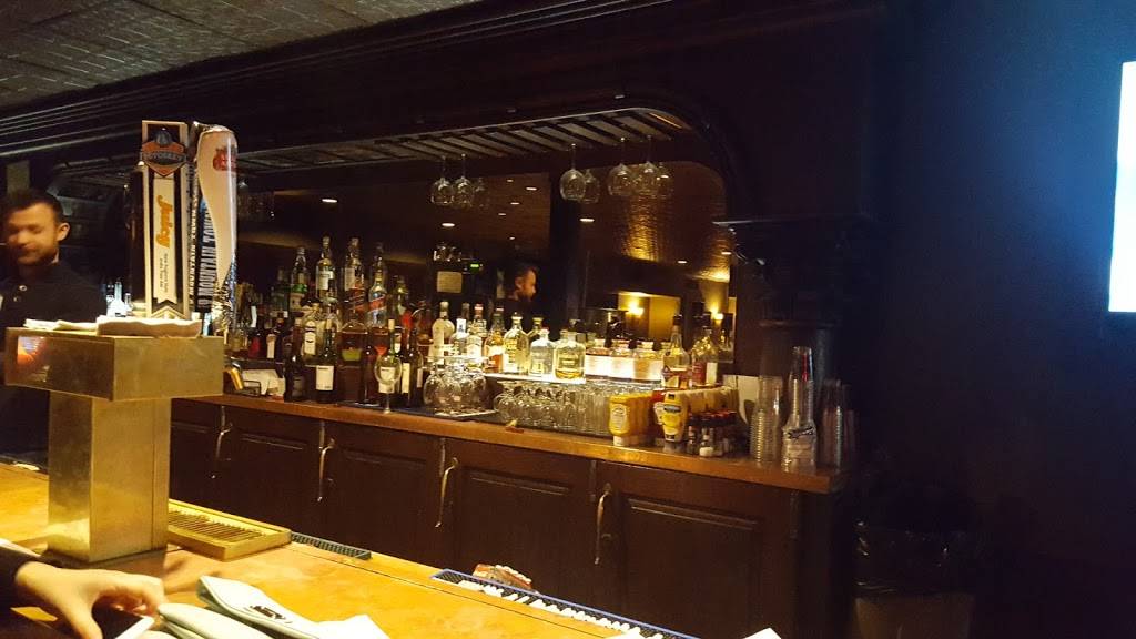 Slopeside Lounge | night club | 600 Highlands Pike, Harbor Springs, MI 49740, USA | 8442623637 OR +1 844-262-3637