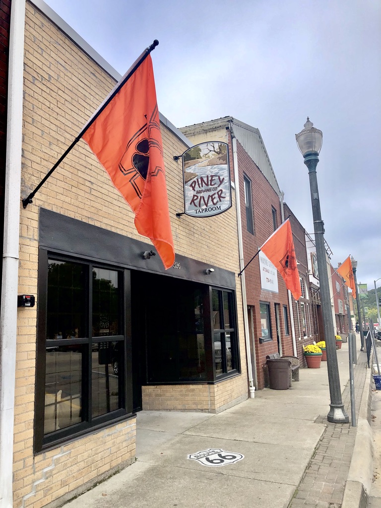Piney River Taproom | restaurant | 326 U.S. Rte 66 E, Waynesville, MO 65583, USA | 5734332739 OR +1 573-433-2739