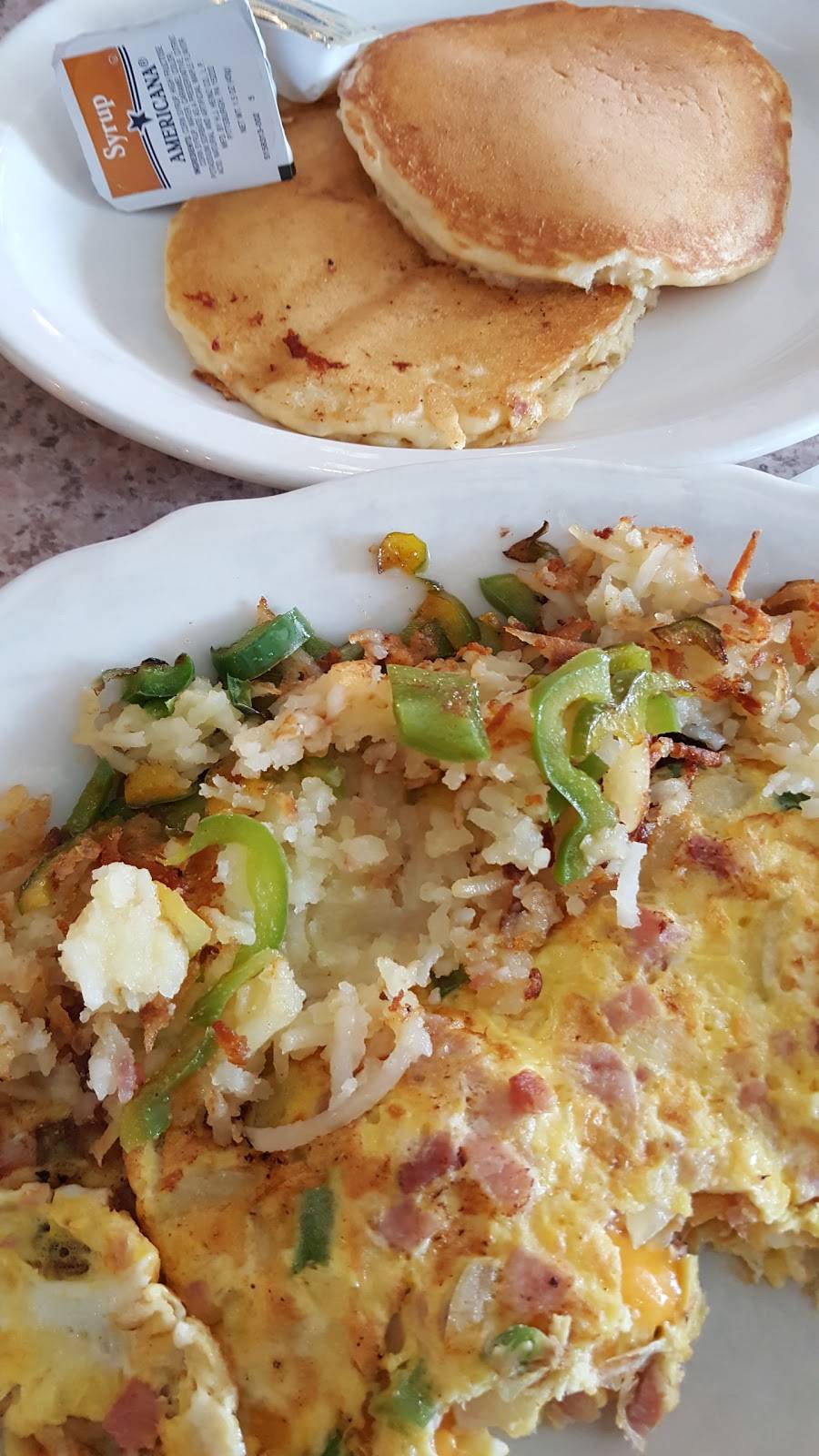 Hilltop Restaurant | restaurant | 2800 W Foster Ave, Chicago, IL 60625, USA | 7739899100 OR +1 773-989-9100